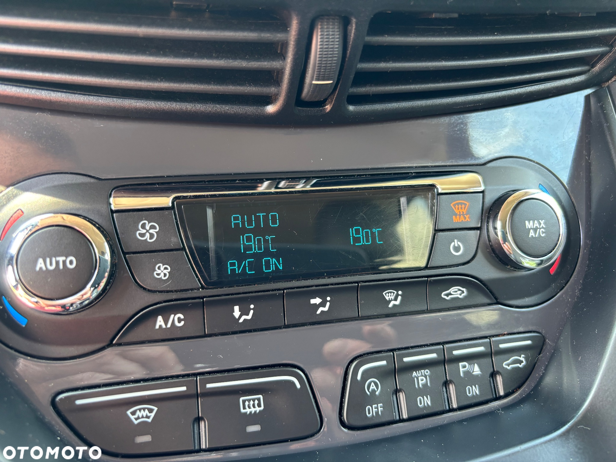 Ford Kuga - 8