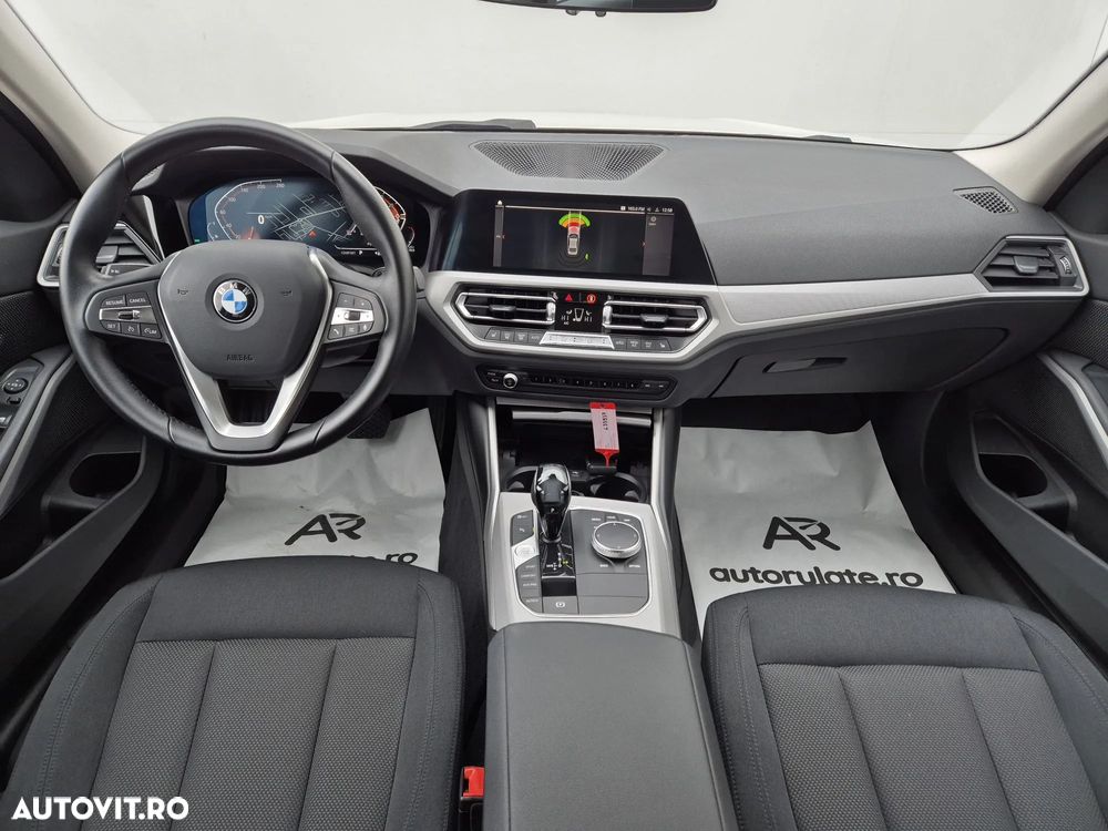 BMW Seria 3 320d xDrive AT MHEV - 13