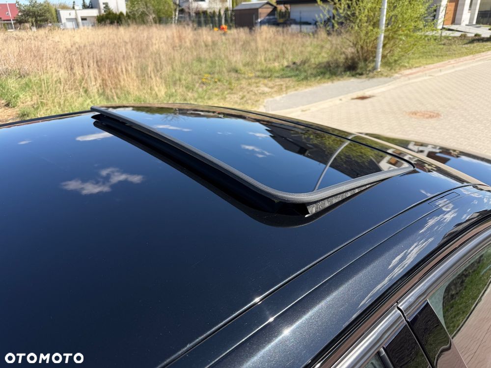 BMW Seria 3 330i xDrive Edition M Sport Shadow - 9