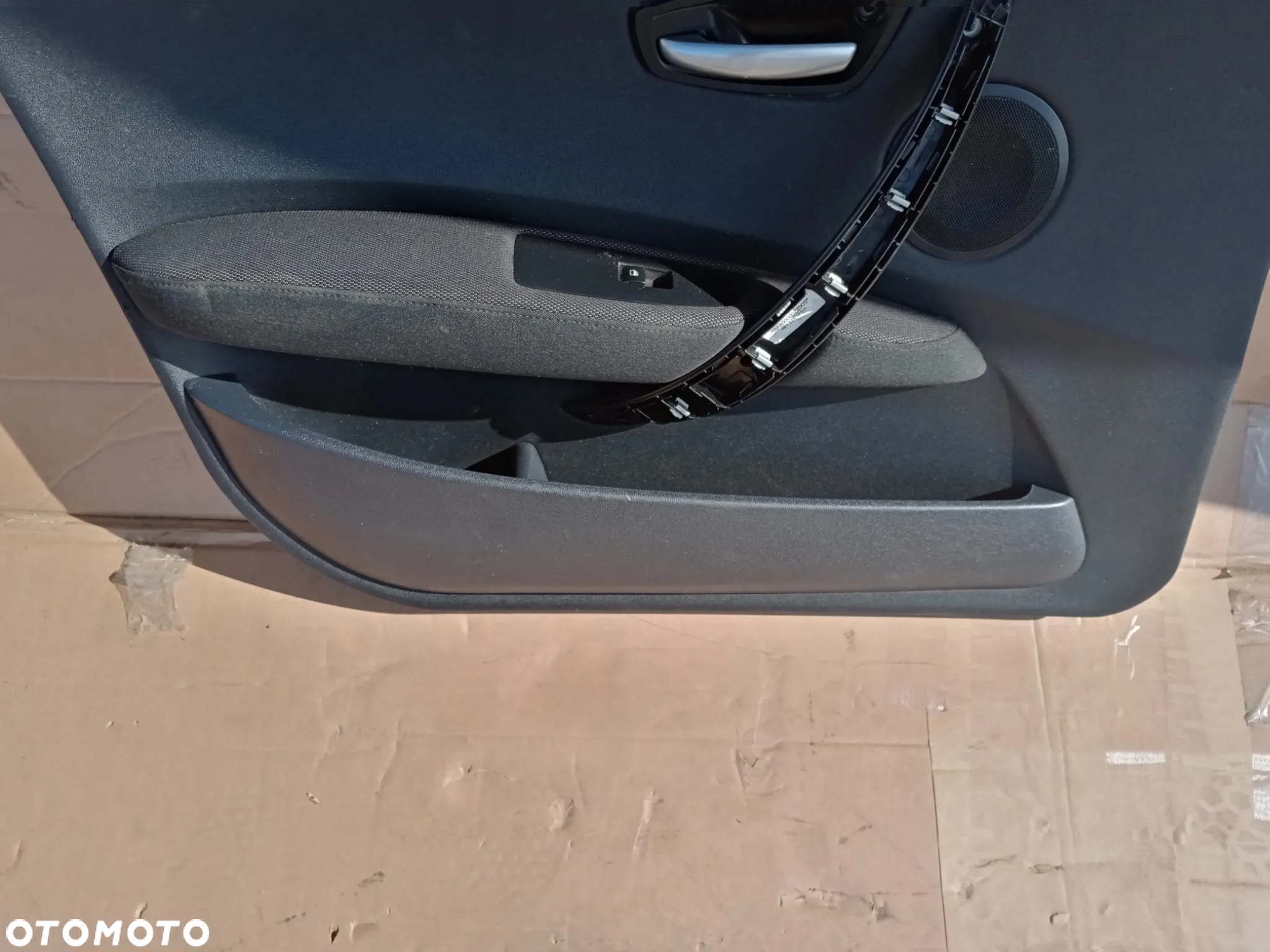Boczek tapicerka lewy przód BMW 1 E87 - 3