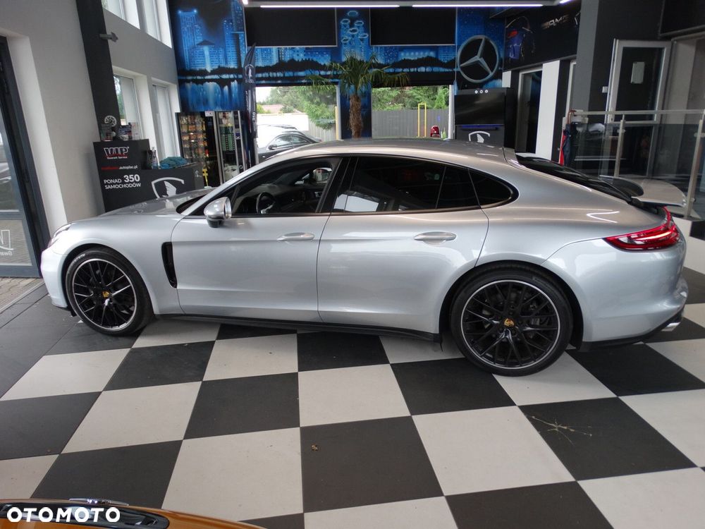 Porsche Panamera - 8