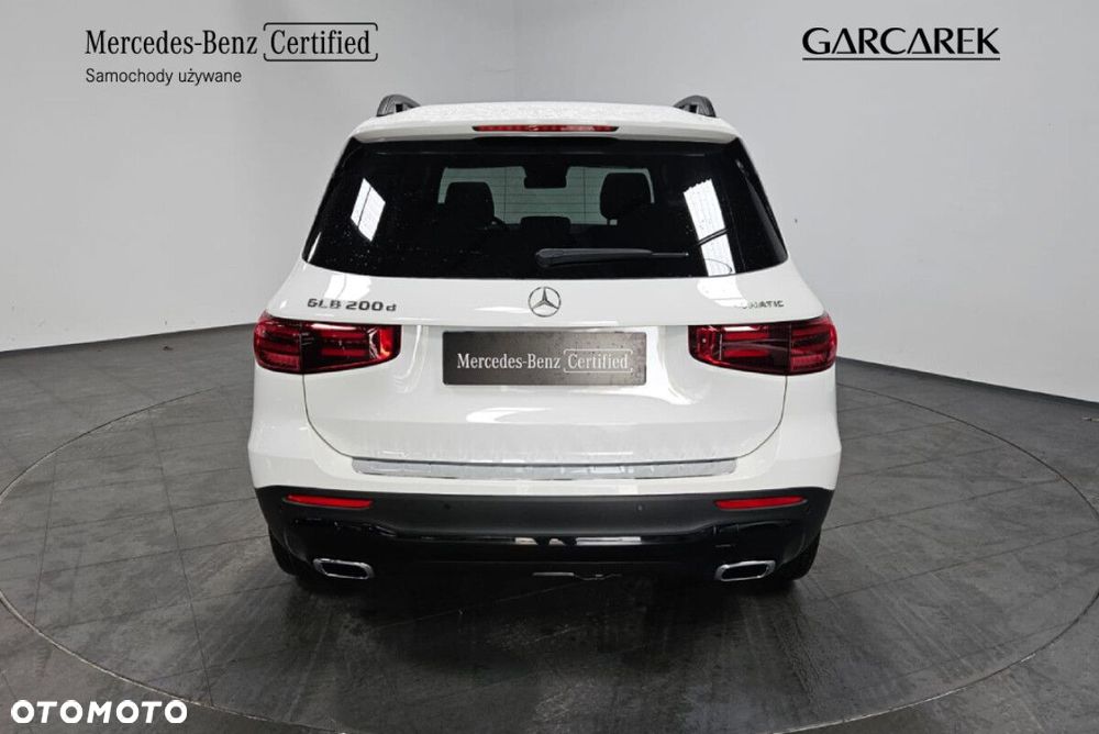 Mercedes-Benz GLB - 8