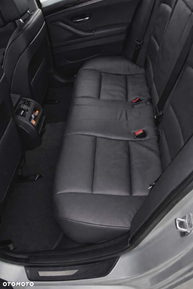 BMW Seria 5 520d - 14