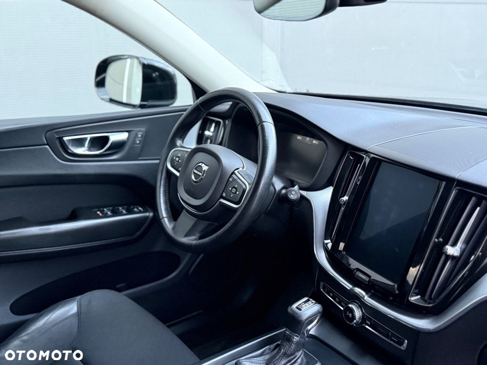 Volvo XC 60 D4 AWD Geartronic Momentum - 24