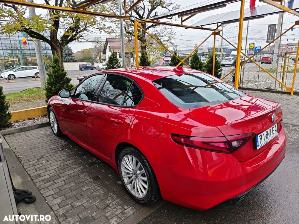 Alfa Romeo Giulia 2.0 Turbo RWD AT8 - 9