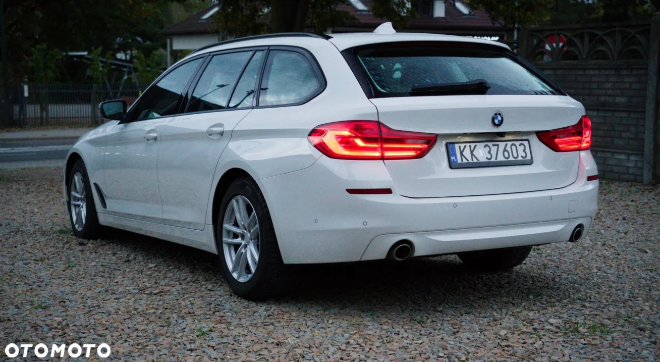 BMW Seria 5 520i - 6