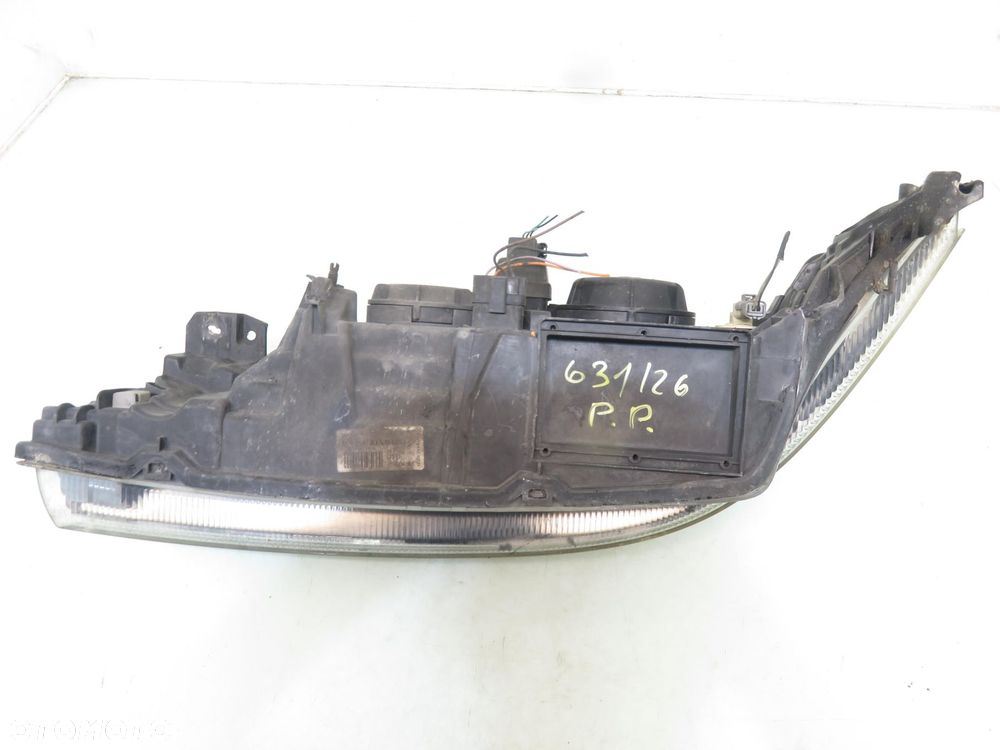 LAMPA PRAWA PRZEDNIA RENAULT LAGUNA II Grandtour 8200002847 89004686 - 6