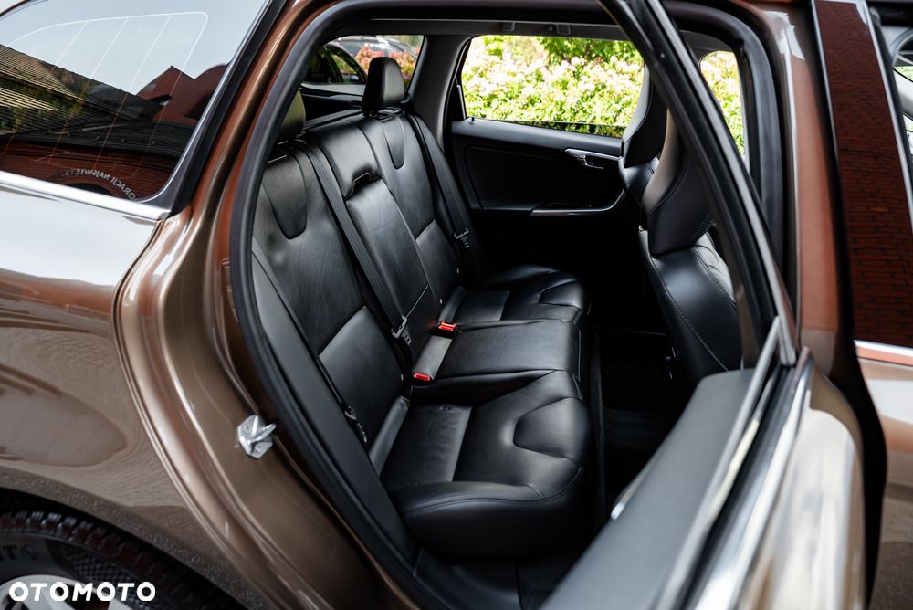 Volvo XC 60 D3 Drive-E Momentum - 22
