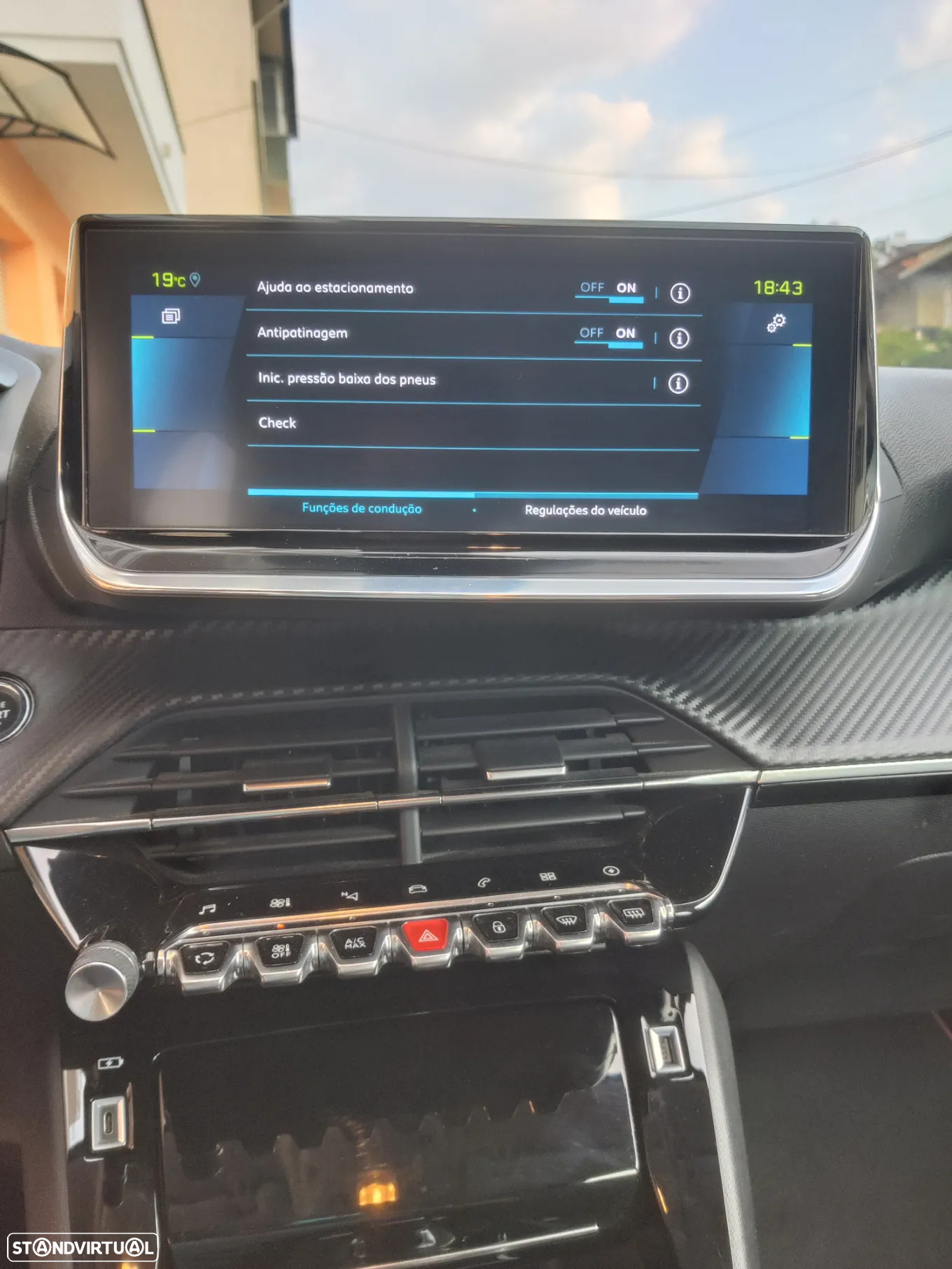 Peugeot e-208 50 kWh Allure - 29
