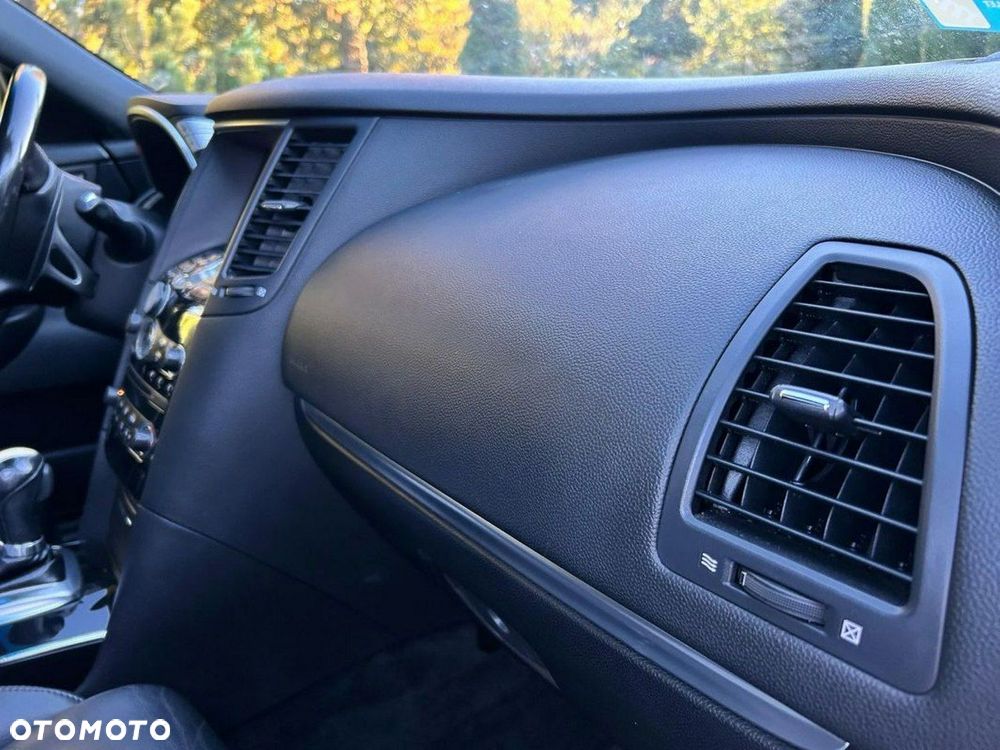 Infiniti FX - 33