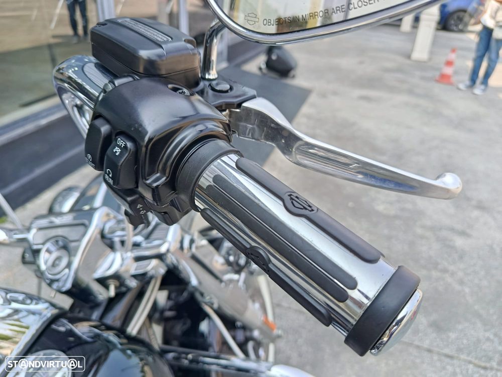 Harley-Davidson Road King Classic - 8
