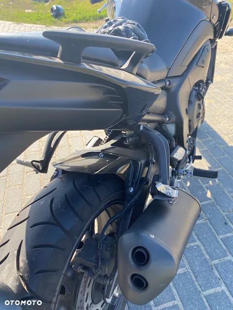 Yamaha FZ8 - 12