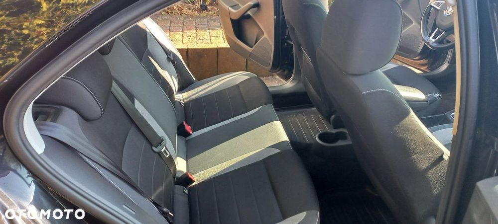 Skoda RAPID 1.0 TSI Ambition - 20