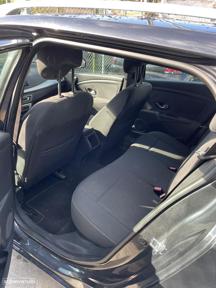 Renault Mégane Sport Tourer 1.5 dCi Confort SS - 8