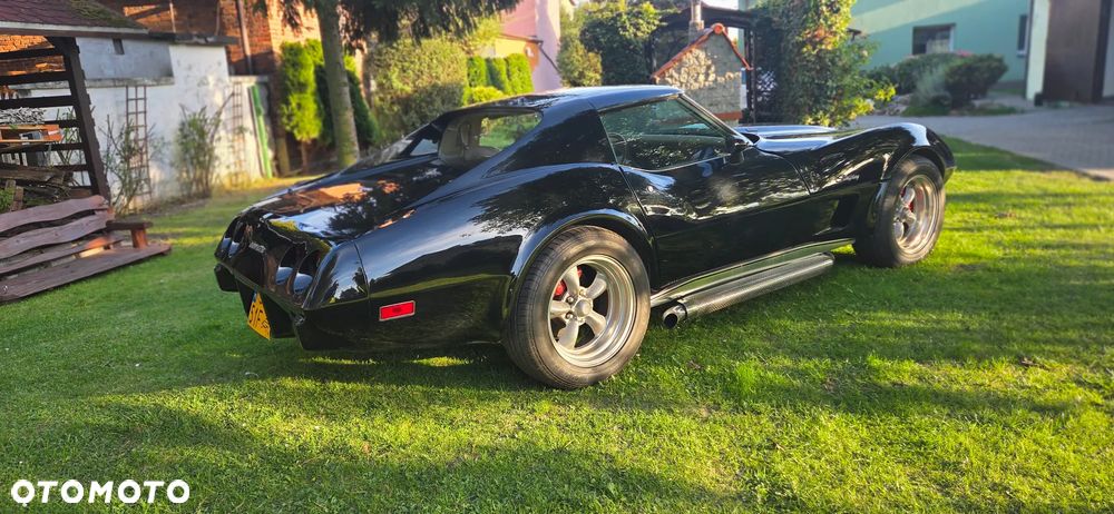 Chevrolet Corvette - 9