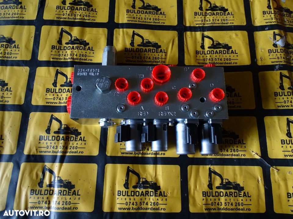 Distribuitor JCB cod. 334/F6978 - 1
