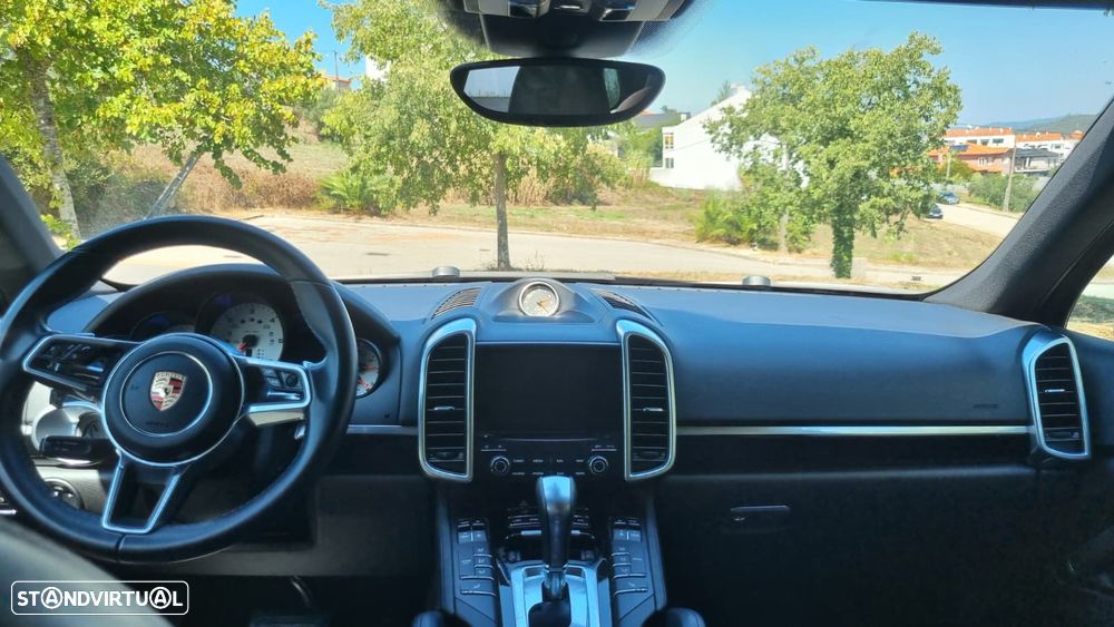 Porsche Cayenne Platinum Edition - 21