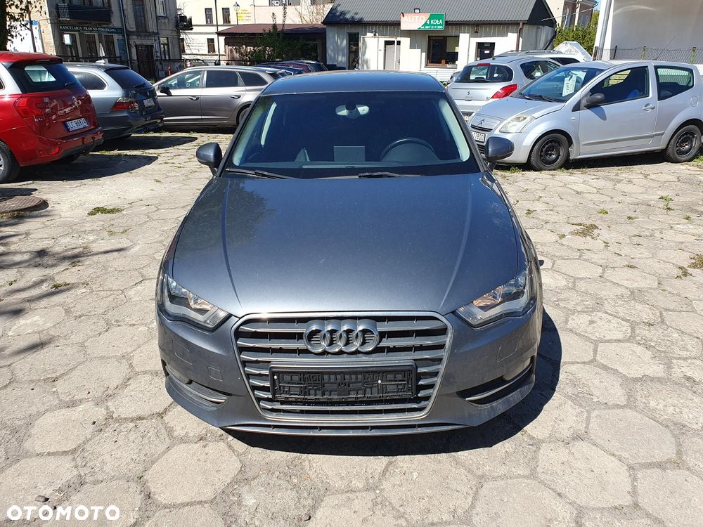 Audi A3 Sportback 1.6 TDI DPF Ambiente - 9