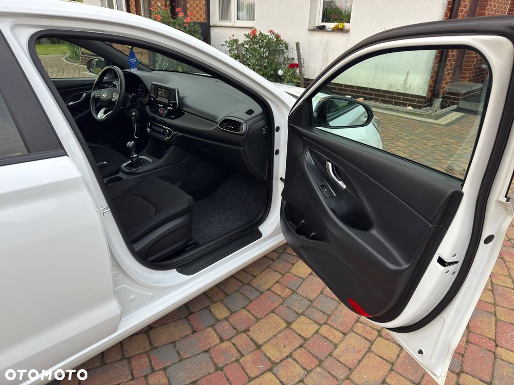 Hyundai i30 1.4 Passion Plus - 24