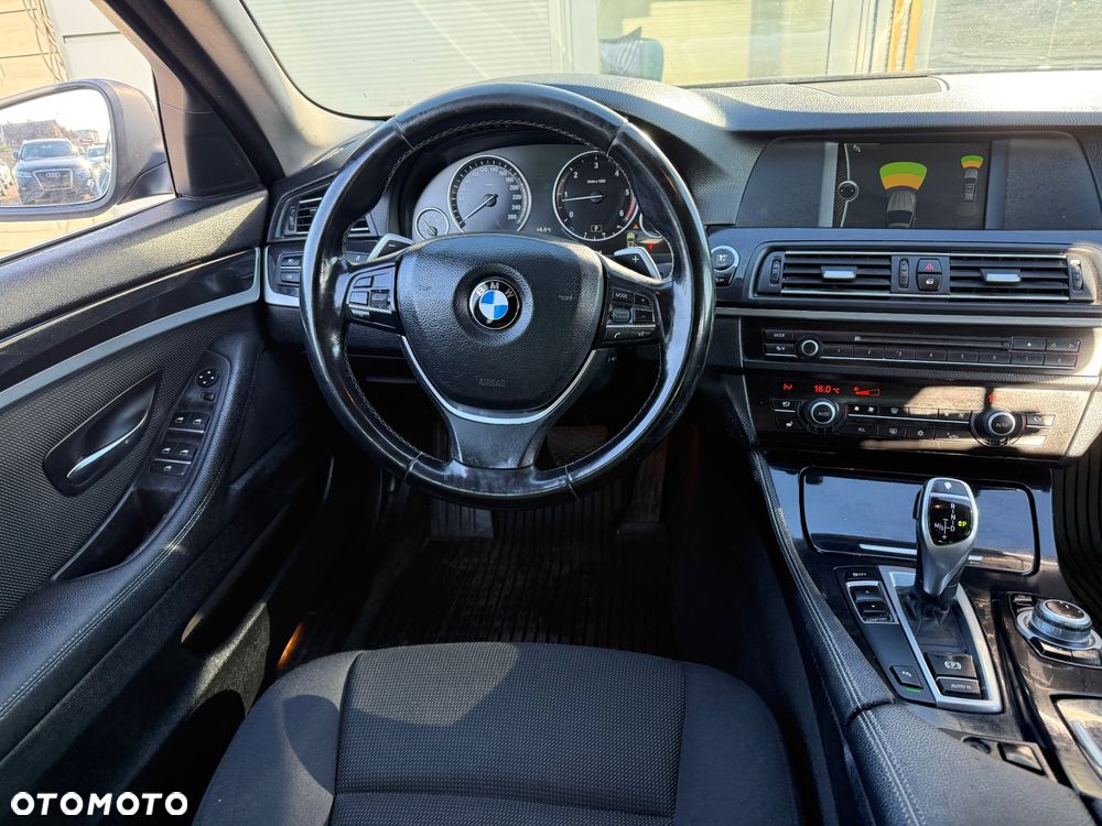 BMW Seria 5 520d Sport-Aut - 17
