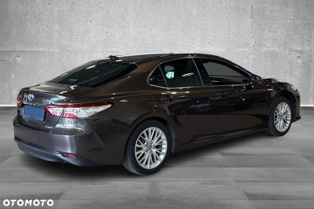 Toyota Camry 2.5 Hybrid Executive CVT - 2
