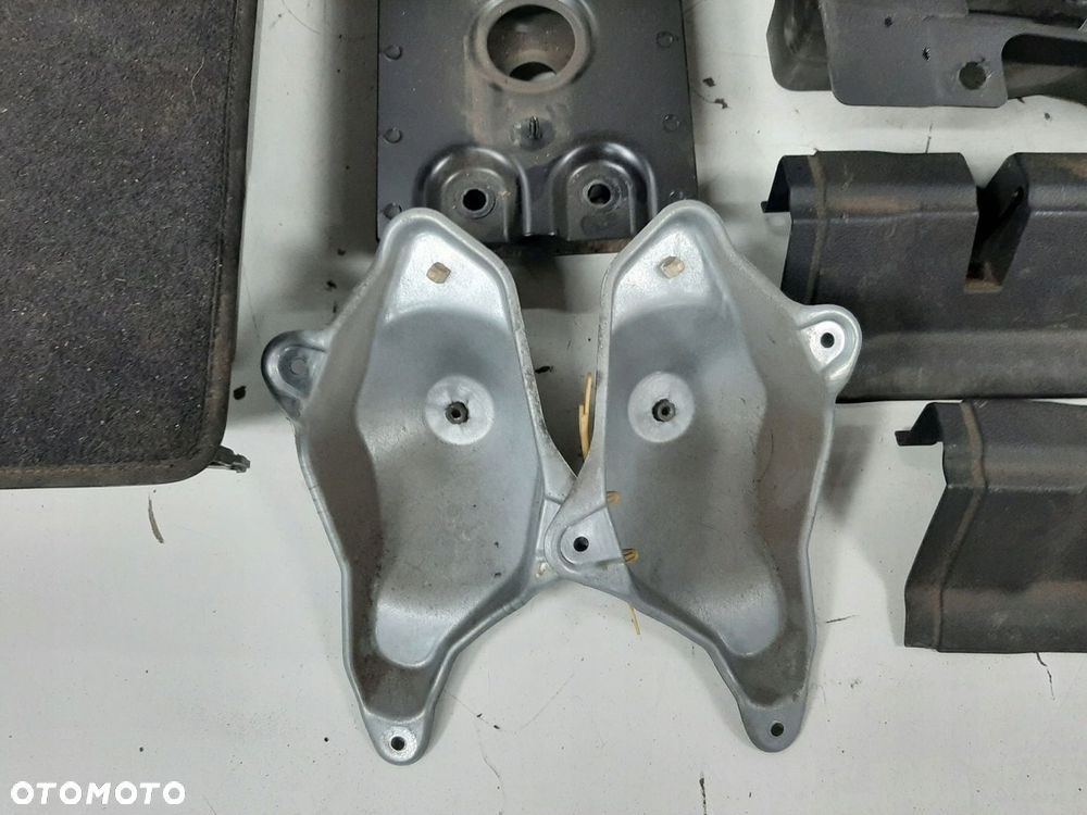 VW TOURAN 05R FOTELE TYL 3 RZAD 1T0885866 1T0885865  PASY BOCZKI PODLOGA - 8