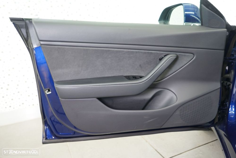 Tesla Model 3 Long-Range Dual Motor AWD - 18