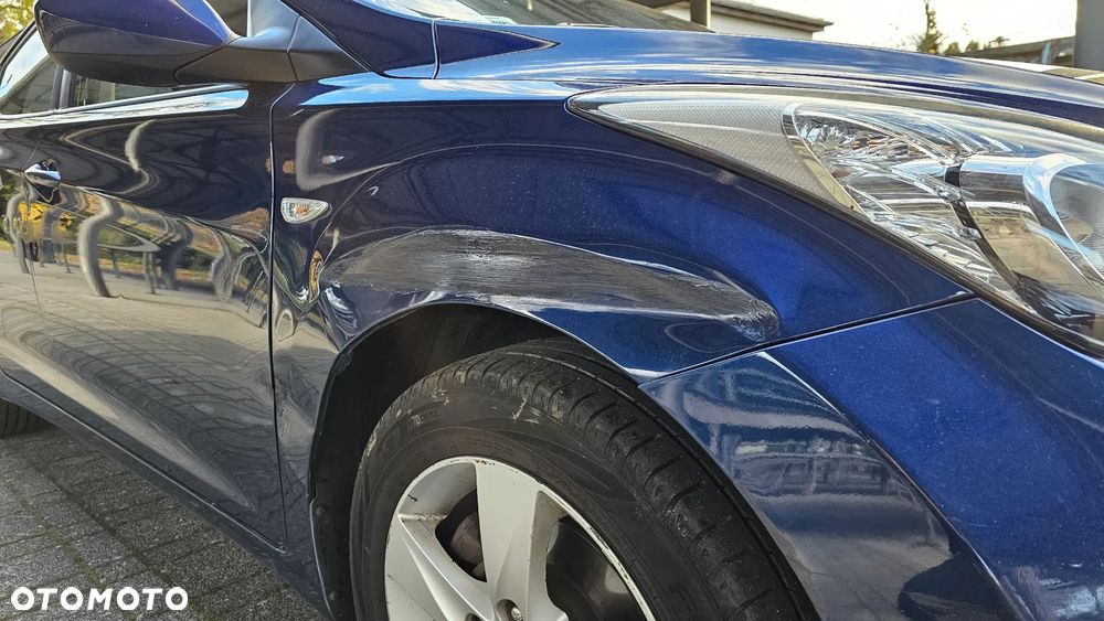 Hyundai Elantra - 33