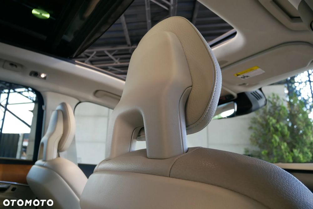 Volvo XC 90 T8 AWD Plug-In Hybrid Inscription 6os - 25