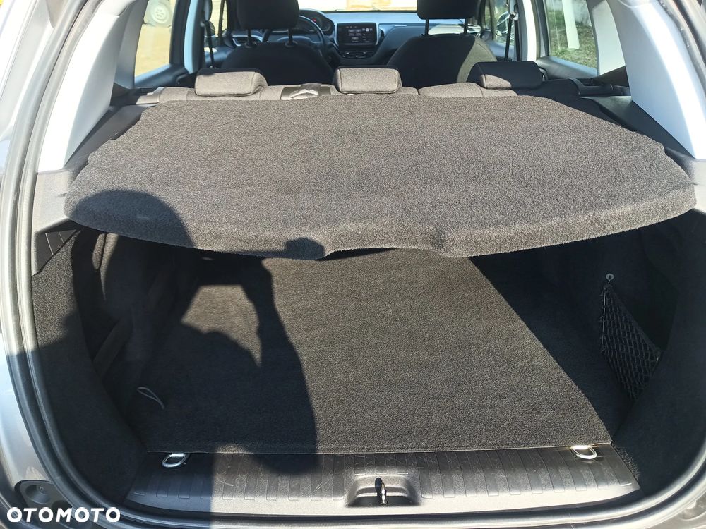 Peugeot 2008 1.6 BlueHDi Style - 11