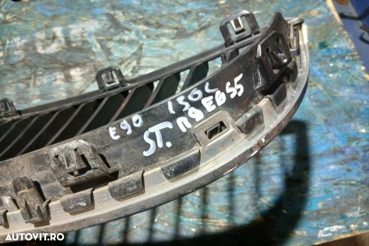 Grila radiator dreapta 7120008 224059-10 7120008 224059-10 BMW Seria - 3