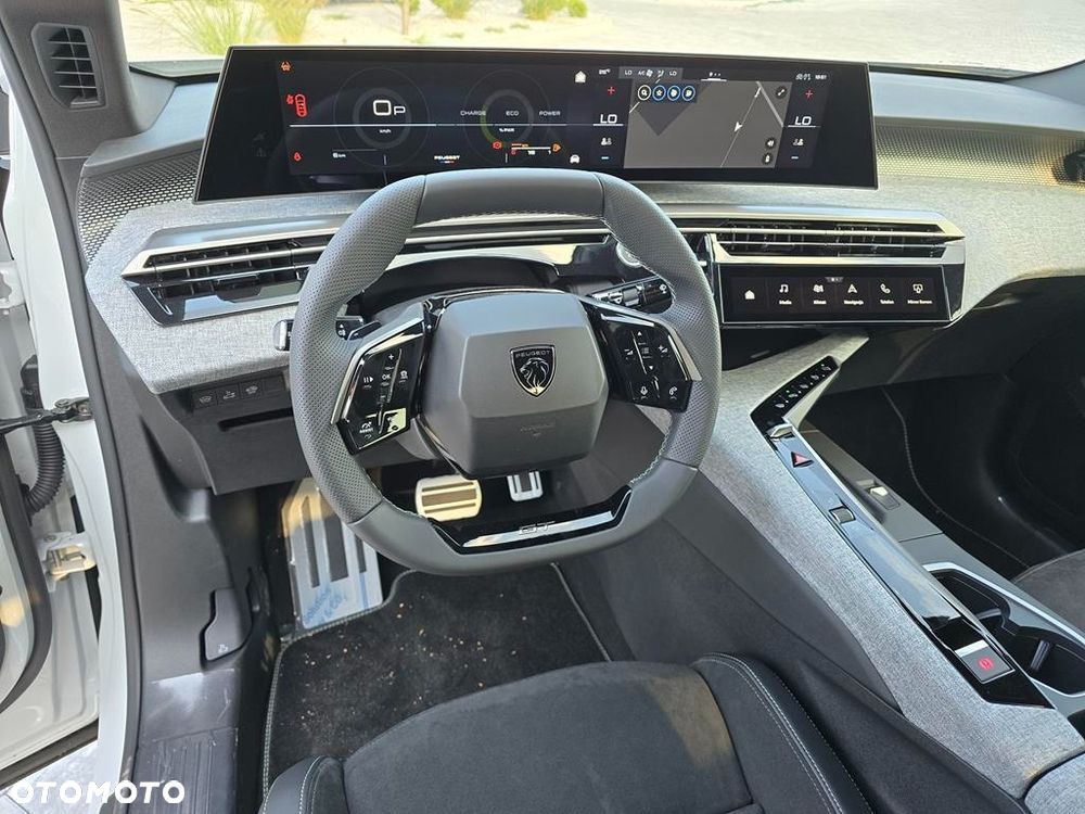 Peugeot 3008 1.2 PureTech mHEV GT E-DCS6 - 12