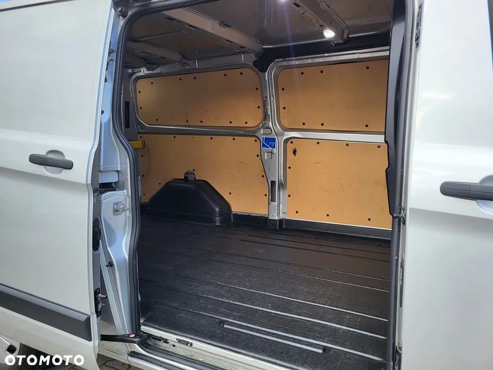 Ford TRANSIT CUSTOM - 11