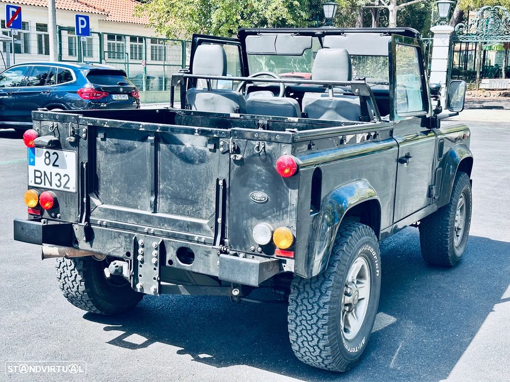 Land Rover Defender - 20