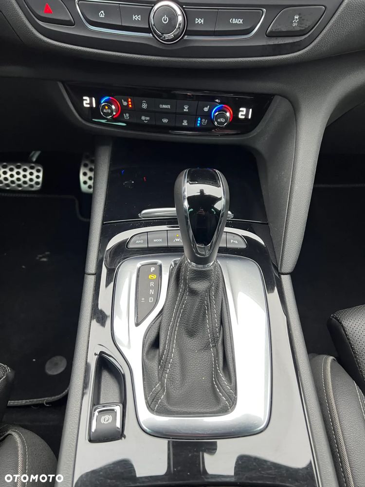 Opel Insignia 2.0 T 4x4 GSi + S&S - 24