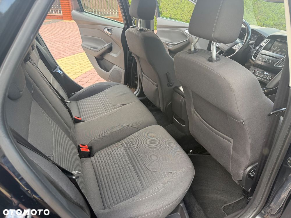 Ford Focus 1.0 EcoBoost Titanium - 27