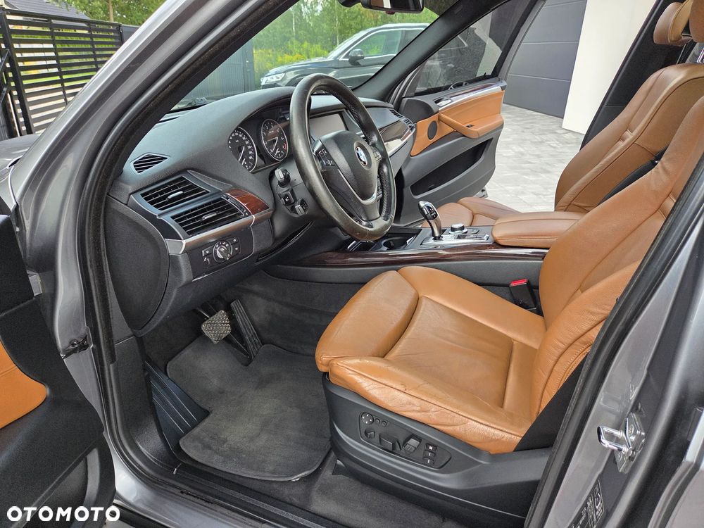 BMW X5 xDrive48i - 28