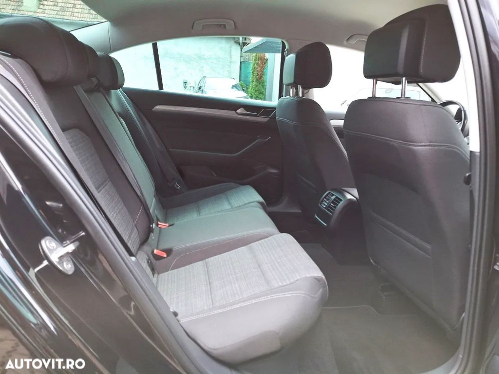 Volkswagen Passat 2.0 TDI DSG Comfortline - 11