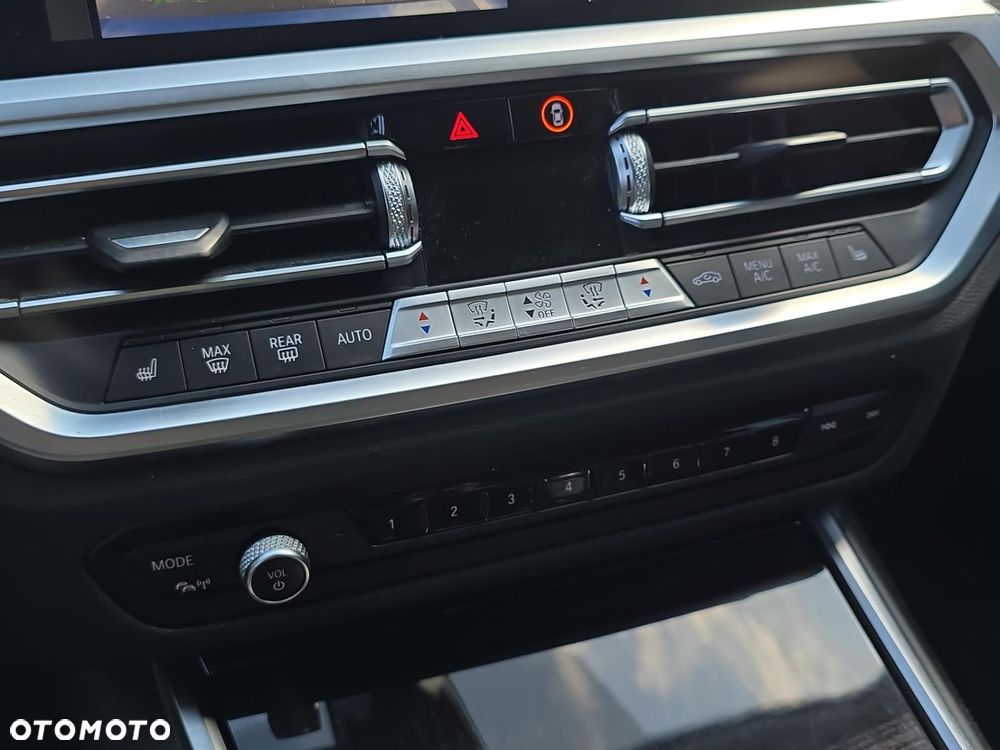 BMW Seria 3 320d Luxury Line sport - 23