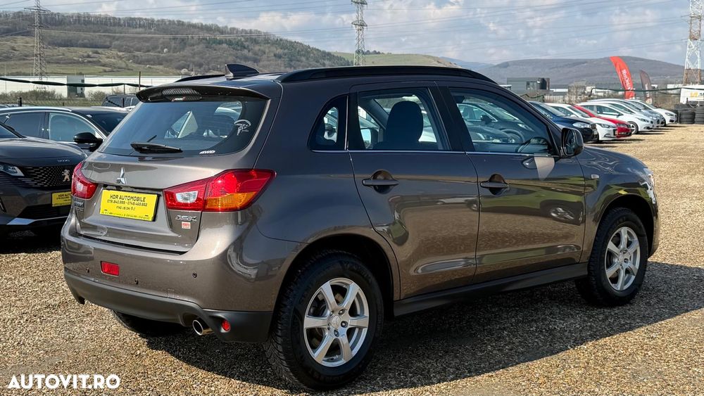 Mitsubishi ASX - 10