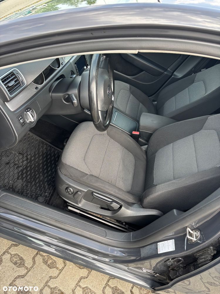 Volkswagen Passat 1.6 TDI DPF BlueMot Comfortline - 16