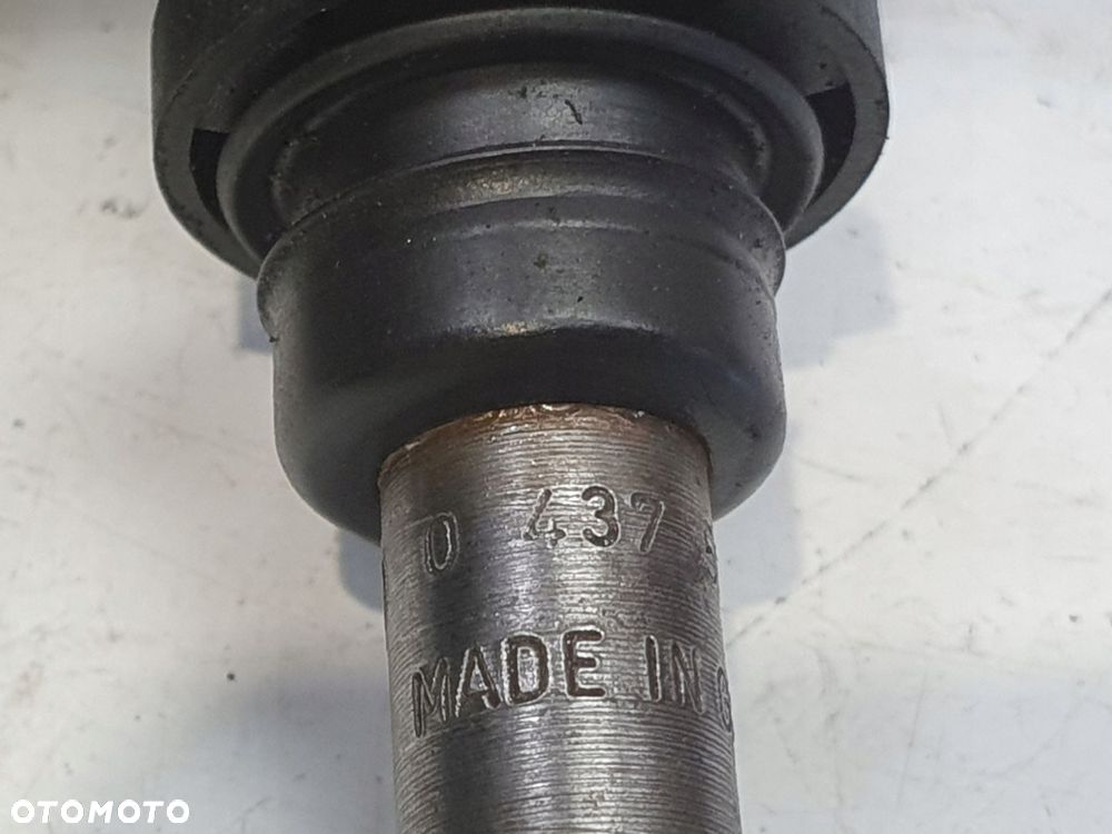 WTRYSKIWACZ Mercedes W126 C126 5.6 V8 560 SEC _ wtrysk 0437502035 - 5