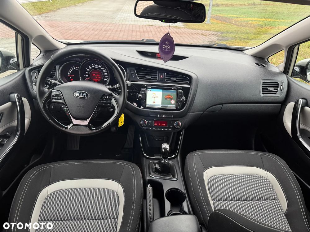 Kia Ceed 1.6 GDI Platinum Edition - 16
