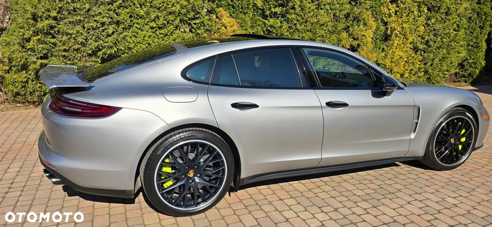 Porsche Panamera Turbo S - 1
