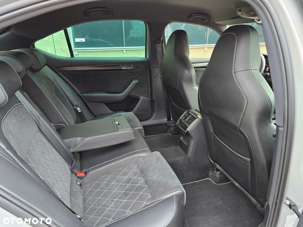 Skoda Superb 2.0 TDI SCR 4x4 Sportline DSG - 22