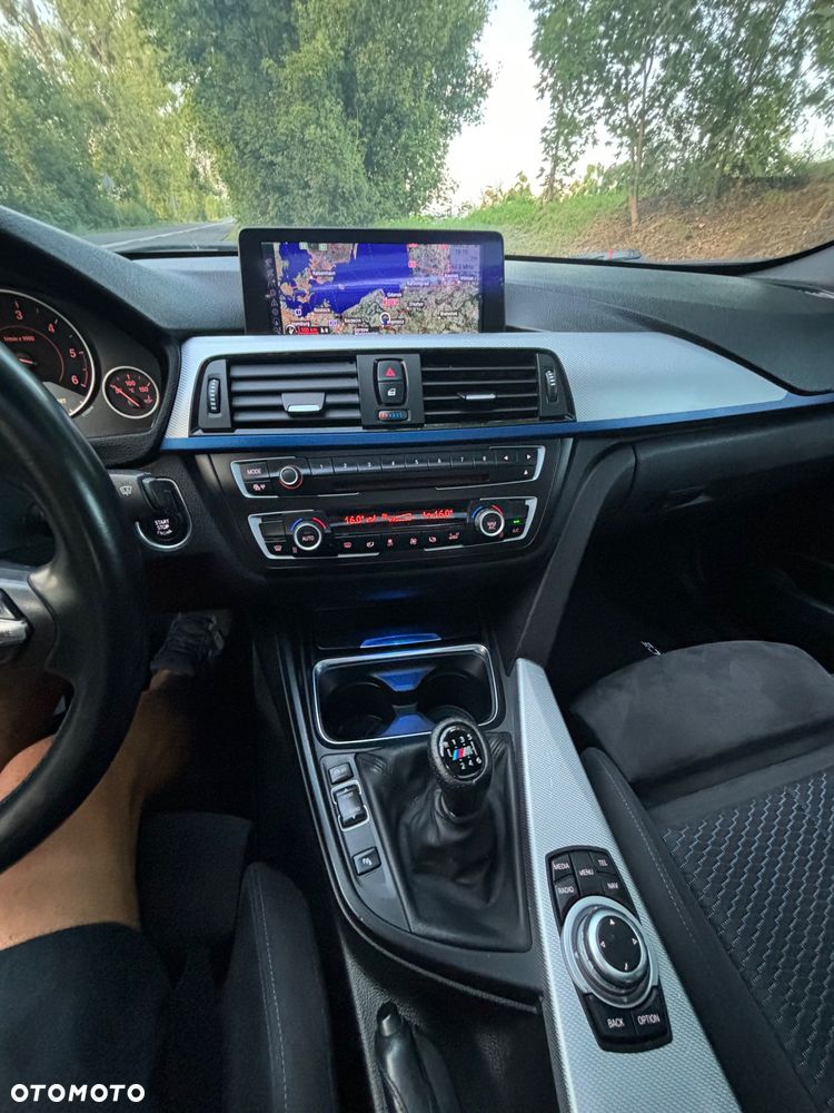 BMW Seria 3 320d M Sport EU6 - 24