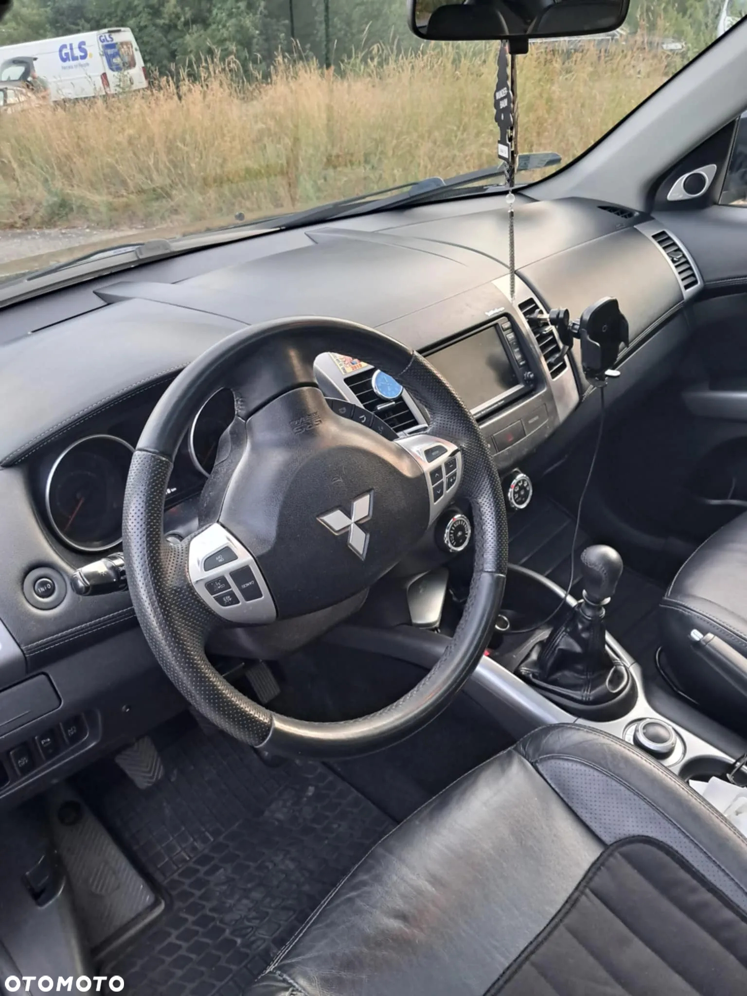 Mitsubishi Outlander 2.0 DID Instyle NAVI - 9