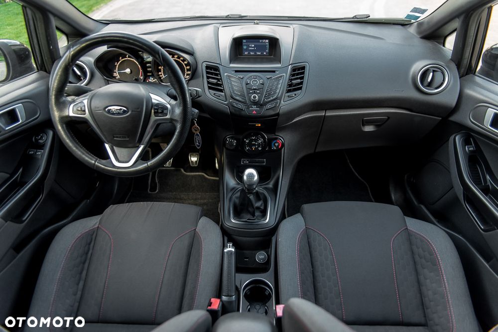 Ford Fiesta 1.0 EcoBoost ST-Line - 31