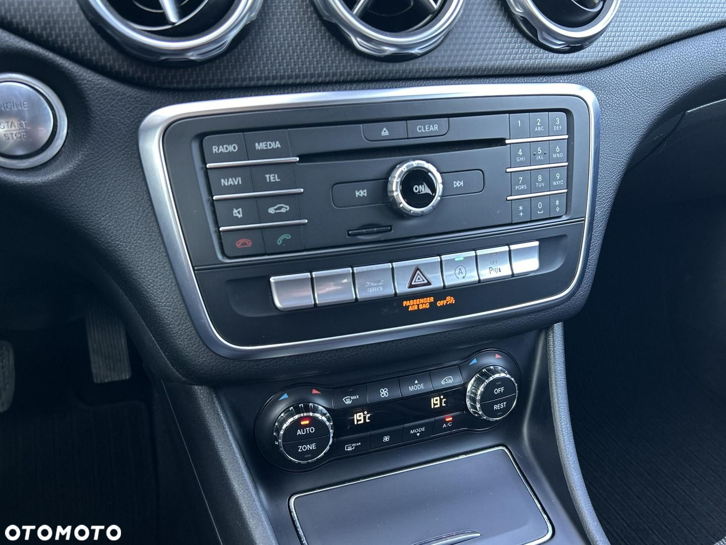 Mercedes-Benz GLA 180 d 7G-DCT Urban - 18
