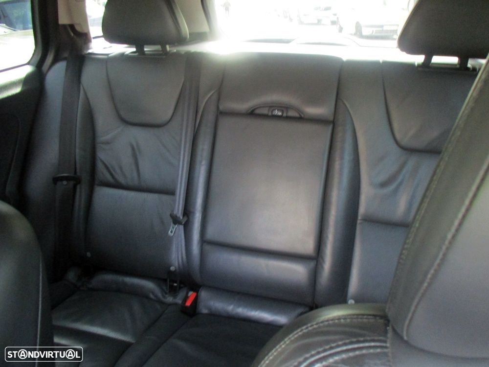 Volvo V60 DRIVe Momentum - 36